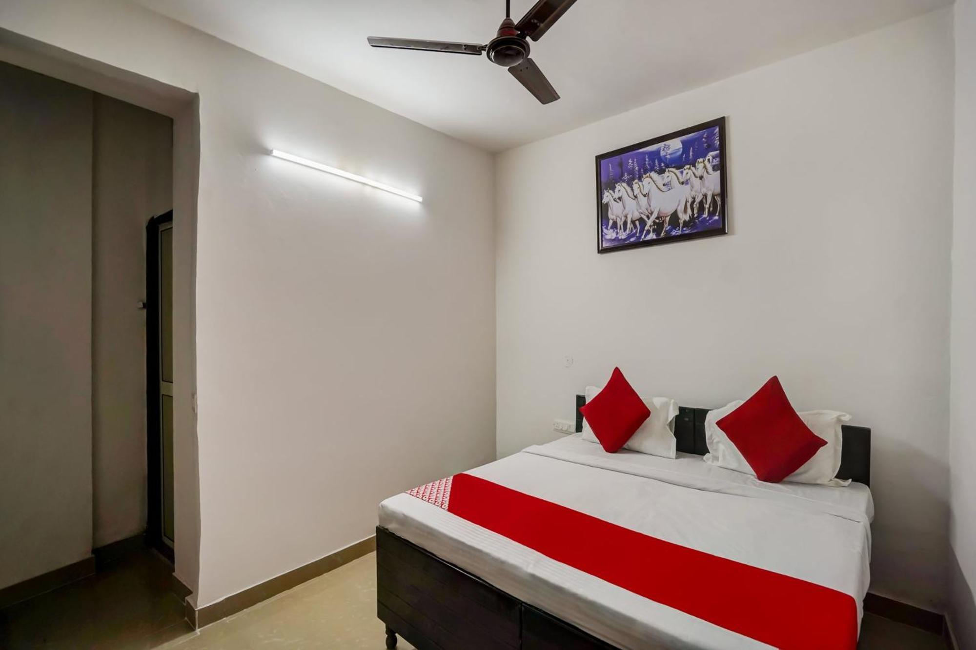 Oyo Flagship 75287 Pubg Residency Hotel New Delhi Exterior photo